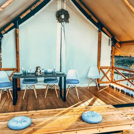 Glamping Stan Slapy Nova U Medvidka Luxury tent