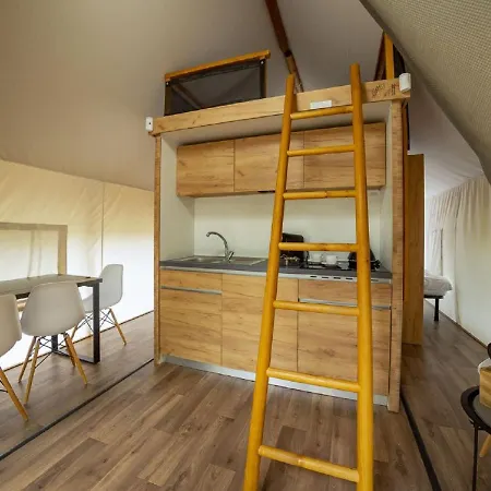 Luxury tent Glamping Stan Slapy Nova U Medvidka Zivohost