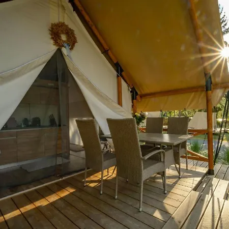 Glamping Stan Slapy Nova U Medvidka Luxury tent *